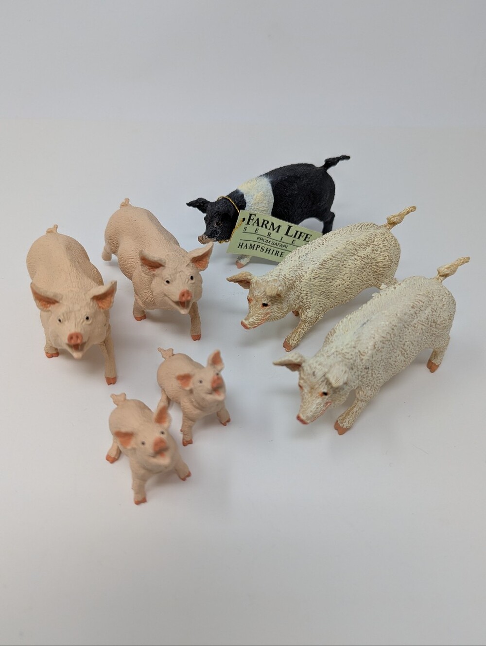 Safari Farm Life Pigs Figures